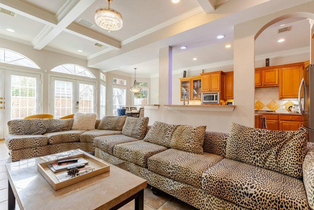 Insperit Home At Galleria With Heated Pool Spa Houston Eksteriør bilde