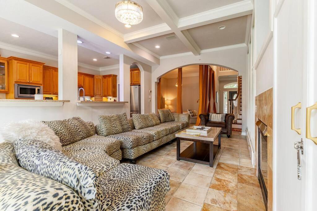 Insperit Home At Galleria With Heated Pool Spa Houston Eksteriør bilde