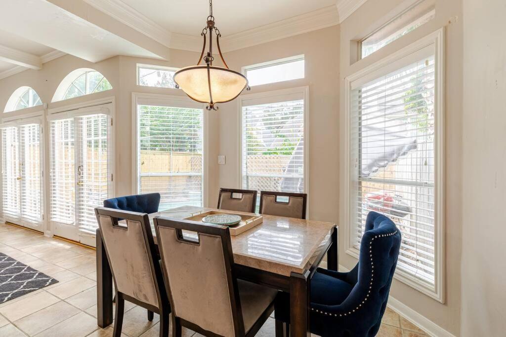Insperit Home At Galleria With Heated Pool Spa Houston Eksteriør bilde
