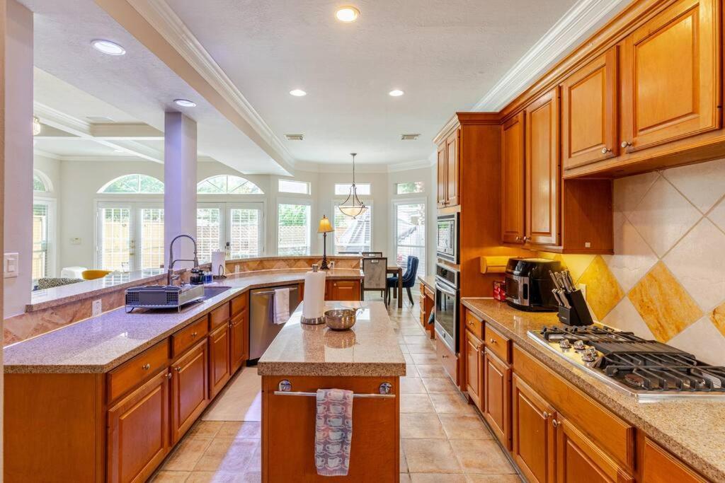 Insperit Home At Galleria With Heated Pool Spa Houston Eksteriør bilde